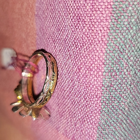 Green Tourmaline flower 🌼 ring - Picture 6 of 7